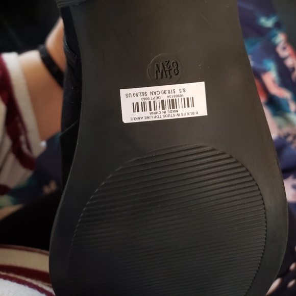 New torrid boots - Picture 3 of 3